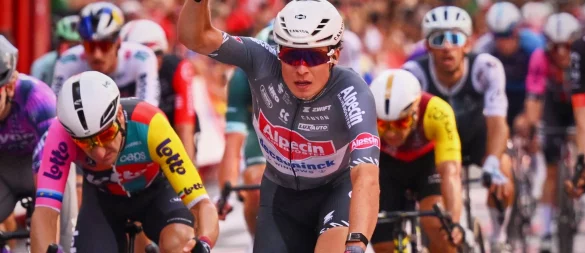 Jasper Philipsen hat die 8. Etappe der Vuelta gewonnen. - © Miguel Oses/AP/dpa