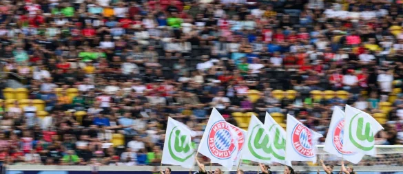 Wie im Vorjahr spielen Bayern München und der VfL Wolfsburg um den Supercup im Frauenfußball. - © Robert Michael/dpa