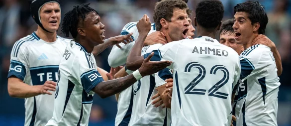 Umsonst gejubelt: Wegen einer Abseitsposition zählte Müllers Treffer zum vermeintlichen 2:0 nicht. - © ETHAN CAIRNS/The Canadian Press/AP/dpa