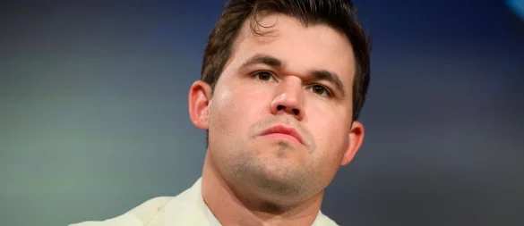 Muss sich mit einem Remis abfinden: Magnus Carlsen. - © Gregor Fischer/dpa
