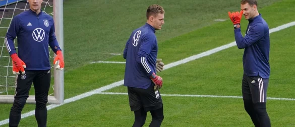Die Torhüter Marc-Andre ter Stegen (l-r), Bernd Leno und Manuel Neuer. - © Marcus Brandt/dpa