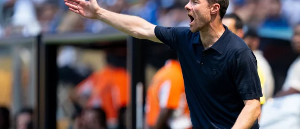 Xabi Alonso kann mit seinem Real-Debüt nicht zufrieden sein. - © Sven Hoppe/dpa