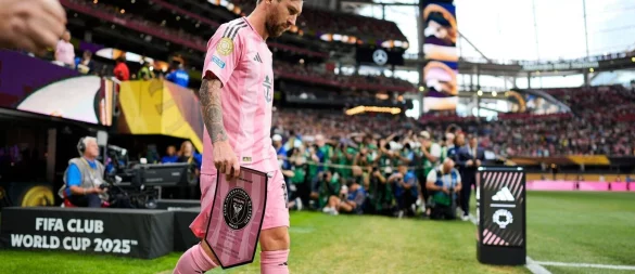 Ein glanzloser Abgang von der Club-WM-Bühne: Lionel Messi. - © Mike Stewart/AP/dpa