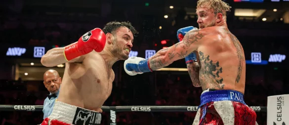 Julio Cesar Chavez Jr. (links) ist aus den USA abgeschoben worden. - © Etienne Laurent/FR172066 AP/AP/dpa
