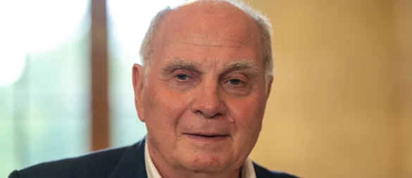 Uli Hoeneß meint, dass es mit Max Eberl nichts auszusprechen gebe. - © Peter Kneffel/dpa
