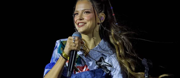 Nina Chuba wurde 2022 mit dem Song «Wildberry Lillet» berühmt. (Archivbild) - © Georg Wendt/dpa
