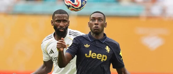 Jetzt bei Tottenham Hotspur: Der ehemalige Frankfurter und Turiner Randal Kolo Muani (r). (Archivbild) - © Rebecca Blackwell/AP/dpa