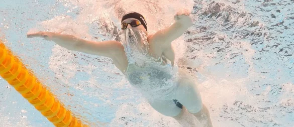 Angelina Köhler hat es bei der Schwimm-WM nicht auf das Podest geschafft. - © Lee Jin-man/AP/dpa