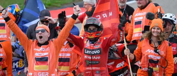Marc Márquez jubelt gerne am Sachsenring. - © Robert Michael/dpa
