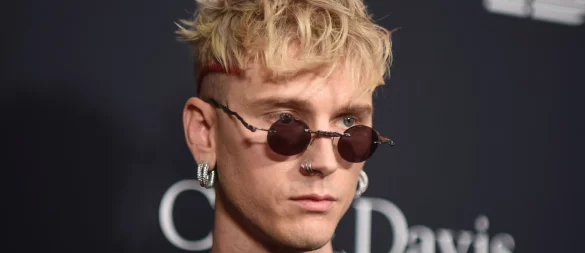 Machine Gun Kelly hat bereits aus einer früheren Beziehung eine Tochter. (Archivbild) - © Richard Shotwell/Invision/AP/dpa