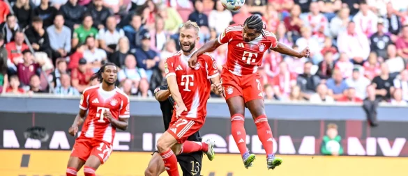 Serge Gnarby traf per Kopf zum 1:0 für den FC Bayern. - © Harry Langer/dpa