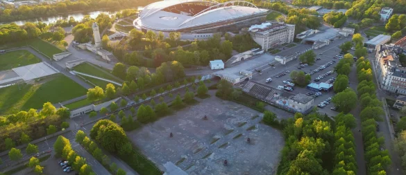 Das Umfeld der Leipziger Red Bull Arena soll mit Blick auf eine deutsche Olympia-Bewerbung umgebaut werden. - © Jan Woitas/dpa