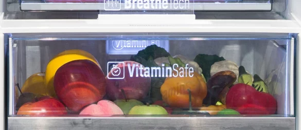 Plastik raus, Luft rein: Obst und Gemüse sollte lieber luftig als in geschlossenen Verpackungen aufbewahrt werden. - © Florian Schuh/dpa-tmn