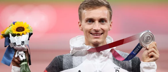 Geher Jonathan Hilbert gewann vor vier Jahren die Silbermedaille bei den Olympischen Spielen in Tokio. - © Oliver Weiken/dpa