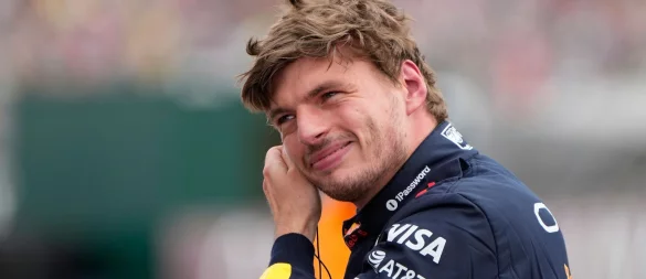 Max Verstappen hat bei Red Bull noch einen Vertrag bis 2028. (Archivbild) - © Darko Bandic/AP/dpa