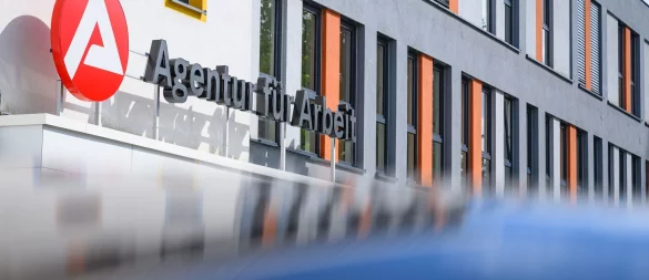 Die rechtzeitige Arbeitsuchendmeldung sichert den Anspruch auf Arbeitslosengeld. - © Patrick Pleul/dpa