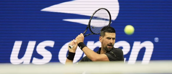 Djokovic schien gegen Tien zwischenzeitlich mit körperlichen Problemen zu kämpfen. - © Frank Franklin II/AP/dpa