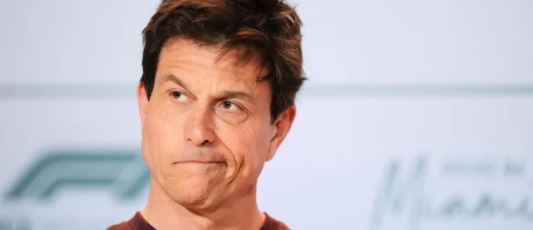 Toto Wolff rechnet bei der Fahrerpaarung für 2026 nicht mit Überraschungen. - © Rebecca Blackwell/AP/dpa