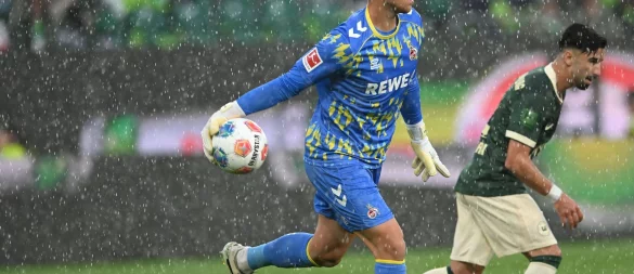Beim Bundesligaspiel zwischen Wolfsburg und Köln sorgte ein Unwetter für eine Unterbrechung - © dpa