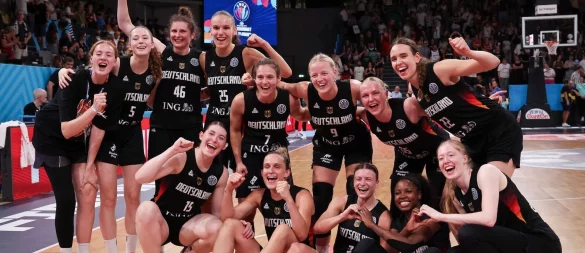 Deutschlands Basketballerinnen freuen sich auf die K.o.-Runde in Piräus. - © Christian Charisius/dpa