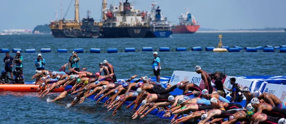 Am Ende ist Florian Wellbrock der Erste. - © Vincent Thian/AP/dpa