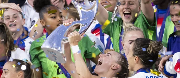 Nach einem Krimi im EM-Finale sind Englands Fußballerinnen erneut Europameister. - © Jean-Christophe Bott/KEYSTONE/dpa