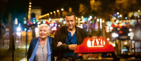In der Tragikomödie «Im Taxi mit Madeleine» spielen Dany Boon und Line Renaud ein ziemlich ungleiches Paar. - © Jean-Claude Lother/2022 Hirondelle Productions/Pathé Films/TF1 Films Productions/Artémis Productions/dpa