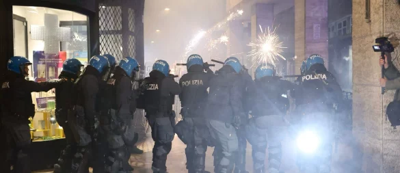 Die Polizei in Bologna war gegen Demonstranten im Einsatz. - © Guido Calamosca/LaPresse/dpa