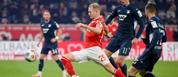 Hanche-Olsen köpfte ins eigene Tor. - © Torsten Silz/dpa