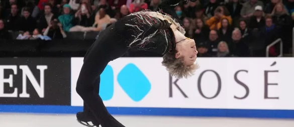 Zeigte auch dieses Mal wieder eine spektakuläre Flugshow: Ilia Malinin aus den USA. (Archivbild) - © Charles Krupa/AP/dpa