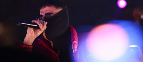 In dem Song singt und rappt der Musiker das erste Mal nur auf Türkisch. (Archivbild) - © Hannes P. Albert/dpa