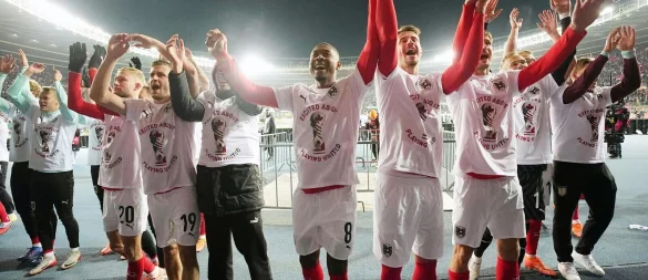 Hoch die Hände: Österreich reist erstmals seit 1998 wieder zu einer WM. - © Georg Hochmuth/APA/dpa