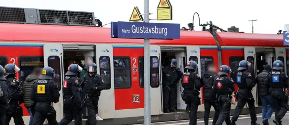 Fans des FSV Mainz 05 haben vor dem Spiel bei Eintracht Frankfurt einen Beamten tätlich angegriffen und verletzt. - © Uli Von Mengden/dpa