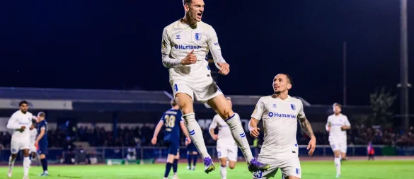 Magdeburg-Stürmer Maximilian Breunig jubelt über sein Tor zum 1:0 in Illertissen. - © Tom Weller/dpa