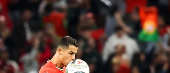 Eine WM will Cristiano Ronaldo noch spielen. - © Christian Charisius/dpa