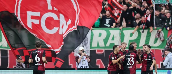 Der «Club» jubelt gegen Braunschweig, hier nach dem Tor zum 2:0. - © Daniel Löb/dpa