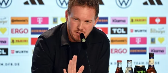 Julian Nagelsmann berichtet über seine Torwart-Pläne. - © Federico Gambarini/dpa