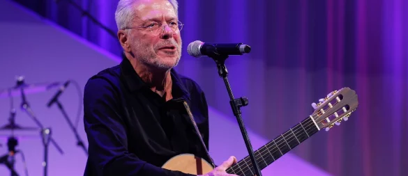 Das Lied «In meinem Garten» von Reinhard Mey landete nach der Haftbefehl-Doku in den Charts (Archivbild). - © Gerald Matzka/dpa-Zentralbild/dpa