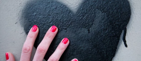 Großer seelischer Stress kann das Herz in Mitleidenschaft ziehen. - © Inga Kjer/dpa/dpa-tmn