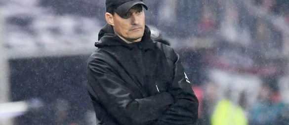 Alexander Blessin kassierte mit dem FC St. Pauli die sechste Bundesliga-Niederlage nacheinander. - © Daniel Bockwoldt/dpa