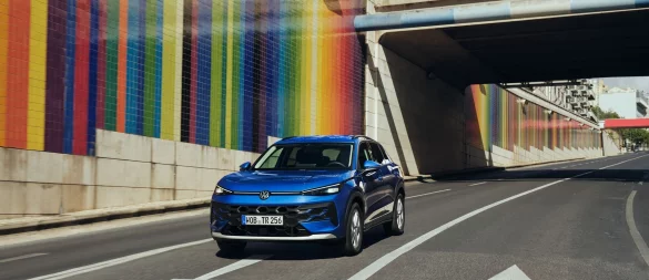 Frisch und dynamisch: So will sich der neue T-Roc in die Herzen der Kundschaft fahren. - © Volkswagen AG/dpa-tmn