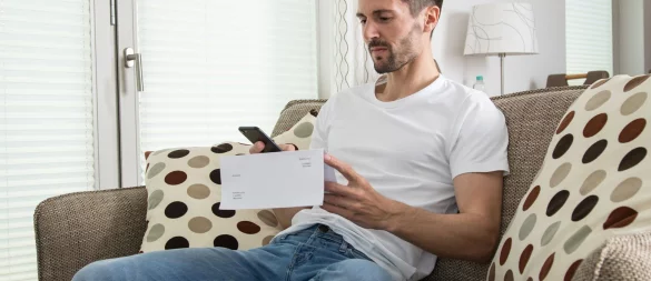 Enthält die Inkassoforderung nur Floskeln und keine Rückschlüsse auf einen behaupteten Vertragsschluss, sollte man beim Absender nachhaken. - © Christin Klose/dpa-tmn