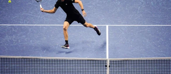 Alexander Zverev kassiert seine erste Niederlage bei den ATP Finals - © Marco Alpozzi/LaPresse/AP/dpa