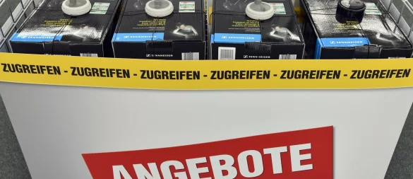 Viele Technik-Schnäppchen entpuppen sich als veraltete Geräte ohne aktuellen Support: Ein genauer Blick auf Updates und Ausstattung schützt vor Fehlkäufen. - © Bernd Settnik/dpa/dpa-tmn