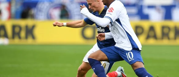 Kiel und Darmstadt lieferten ein intensives Spiel. - © Daniel Bockwoldt/dpa
