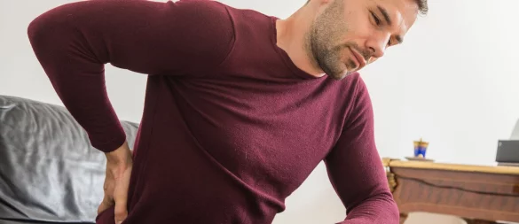 Gerade in der kalten Jahreszeit: Zu viel Couch, zu wenig Bewegung – der Rücken merkt’s zuerst. - © Christin Klose/dpa-tmn