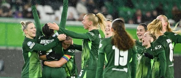 Wolfsburger Jubel in der Champions League. Im Mittelpunkt: Torschützin Lineth Beerensteyn. - © Swen Pförtner/dpa