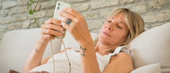 Was so teuer? Dann lieber WLAN: Nachgebuchte Datenpakete können teuer werden. Wer so oft als möglich WLAN-Netz nutzt, spart. - © Christin Klose/dpa-tmn