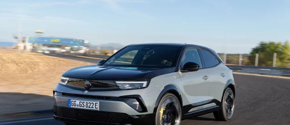 Flotter Mokka: Das SUV soll von 0 auf 100 km/h in 5,9 Sekunden sprinten und maximal 200 km/h schnell werden. - © Opel Automobile GmbH/dpa-tmn