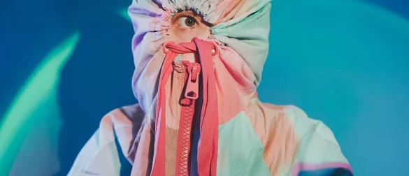 Manche Missgeschicke oder Fehler sind so unangenehm, dass man sich am liebsten unsichtbar machen würde. Das hilft allerdings nicht. - © Nanitha/Westend61/dpa-tmn